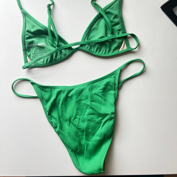 Bikini - Picture 2 of 4